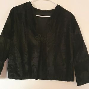 Vintage blk soft velvet crop evening jacket size M quarter sleeve excellent cond